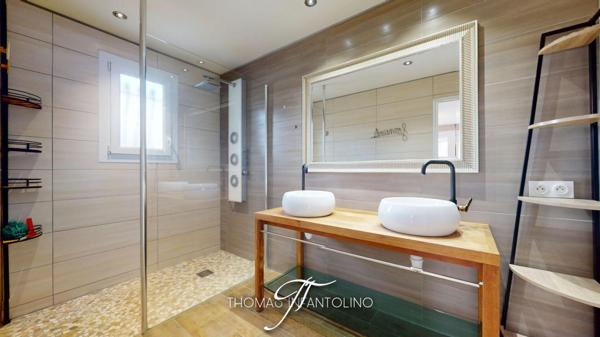 EN EXCLUSIVITE - PLAIN PIED - 3 CHAMBRES - CLIMATISATION GAINABLE - PISCINE - GARAGE