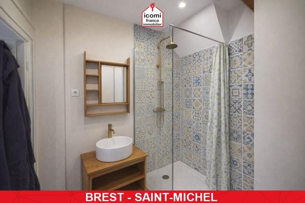 A VENDRE - APPARTEMENT - RUE DE LA REPUBLIQUE - T3 - 2 CHAMBRES - IDEALEMENT SITUE - 1ER ETAGE - CAVE.