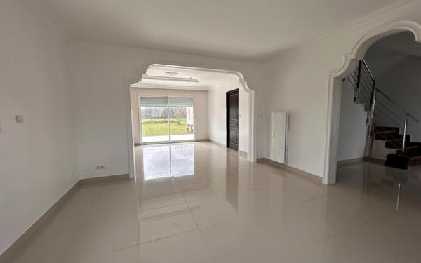 Maison à vendre    6 pièces •  Fossé