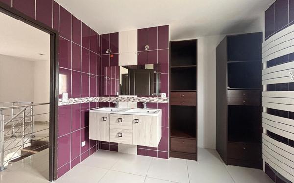 Maison à vendre    6 pièces •  Fossé