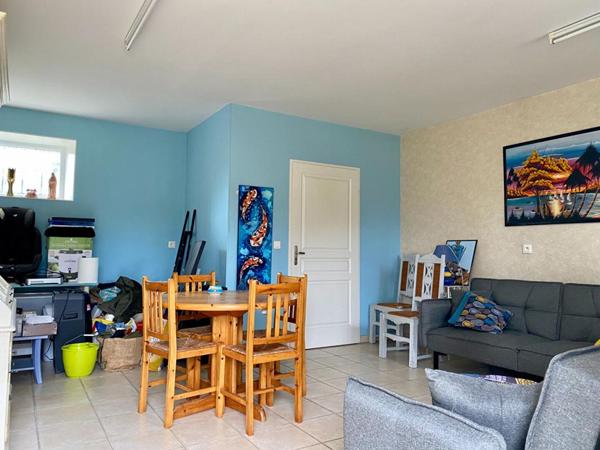 (79400) Maison 6 pièces 240 m2, 400m2 de dépendance