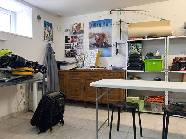 (79400) Maison 6 pièces 240 m2, 400m2 de dépendance