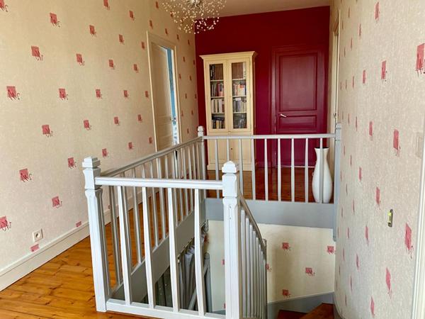 (79400) Maison 6 pièces 240 m2, 400m2 de dépendance