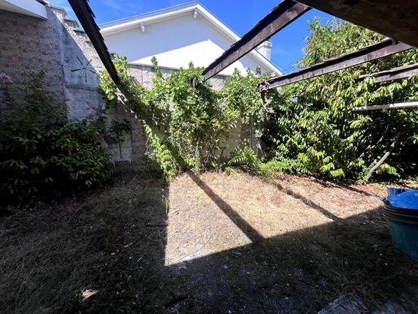 Maison 7 pièces à vendre à TALENCE BÉTHANIE  Maison familiale de caractère avec dépendance et grand jardin