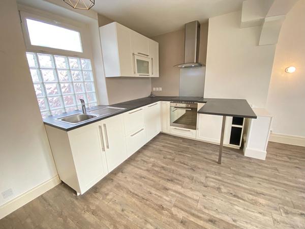 À LOUER - APPARTEMENT - MENNECY