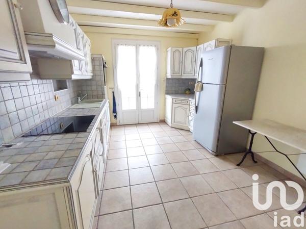 Maison traditionnelle 5 pièces de 117 m² à Fleury (11560)