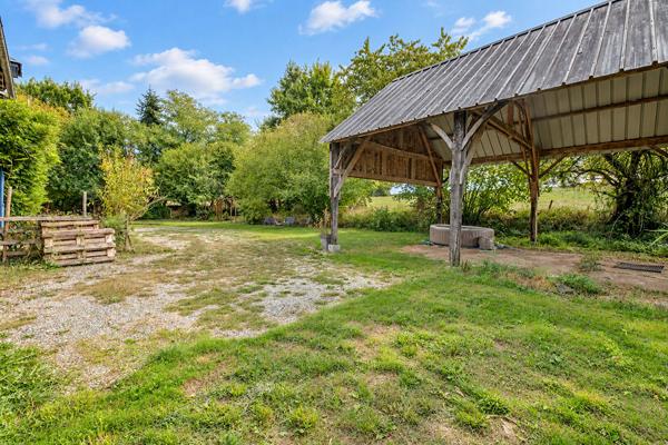 Charmante longère à vendre à 3 minutes de Chateaugiron - 5 pièces, 124 m² sur 2747 m² de terrain