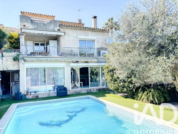 Maison à vendre 8 pièces 167 m² Sainte-Maxime