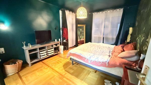 Maison Laval 10 pièce(s) 340 m²