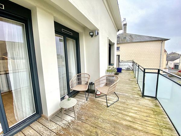 Maison Laval 10 pièce(s) 340 m²