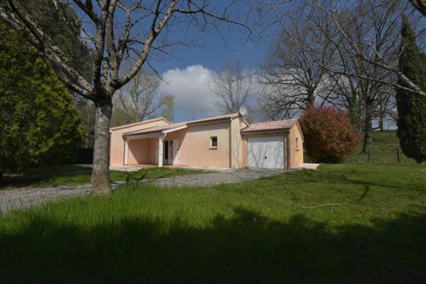 JOLIE MAISON DANS UN SUPERBE CADRE EN BORDURE DE GOLF