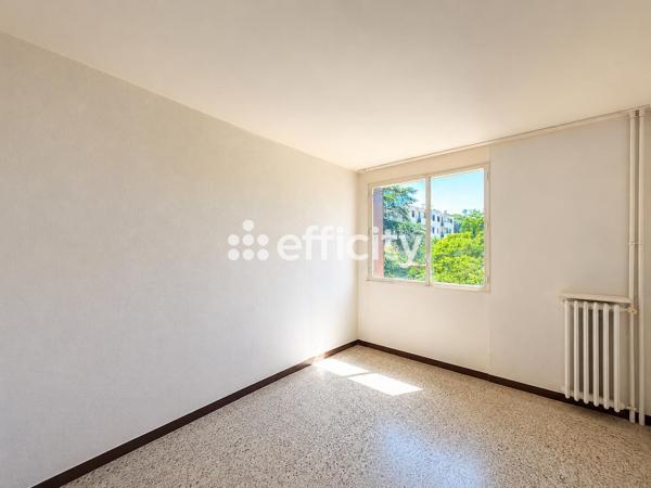 Appartement
         4 pièces
        - 85 m² Exclusivité 230 000 € *