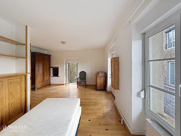 maison st genest lerpt