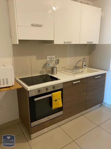 Appartement à louer 1 pièce 32.71m² Saint-Denis (97490)