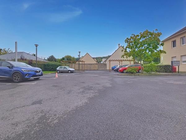 Vendu loué - appartement F3 avec balcon et parkings – Résidence sécurisée avec piscine à Coulommiers (77)