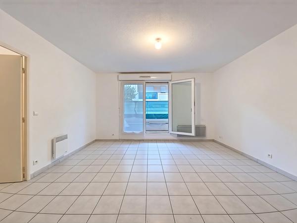 Vendu loué - appartement F3 avec balcon et parkings – Résidence sécurisée avec piscine à Coulommiers (77)