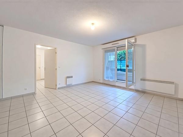 Vendu loué - appartement F3 avec balcon et parkings – Résidence sécurisée avec piscine à Coulommiers (77)