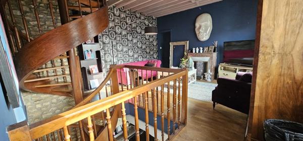 Maison Facade pierre 3 chambres jardin garage