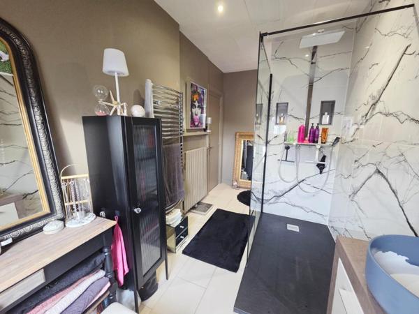 Maison Facade pierre 3 chambres jardin garage