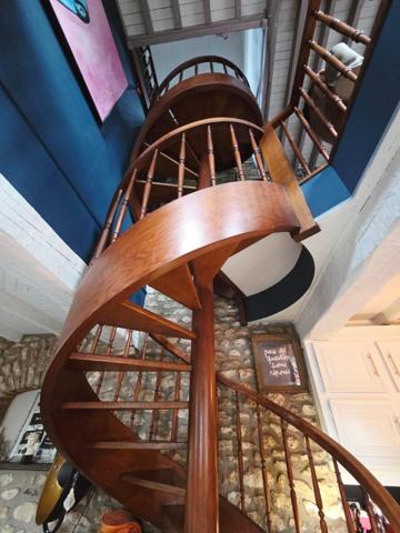 Maison Facade pierre 3 chambres jardin garage