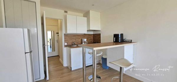 STUDIO MEUBLE + PARKING -