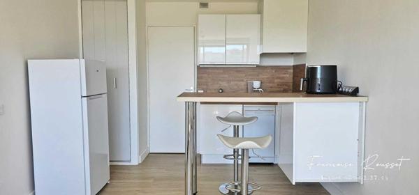 STUDIO MEUBLE + PARKING -