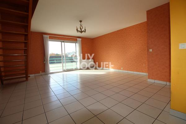 Appartement 3 chambres - Ascenseur - Balcon - Dernier étage