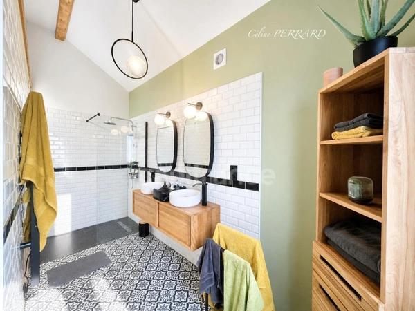 Maison : 8 pièces 230m² -SAINT CERGUES (74)- jardin, piscine, parkings 5 chambres et 42m² d'espace indépendant
