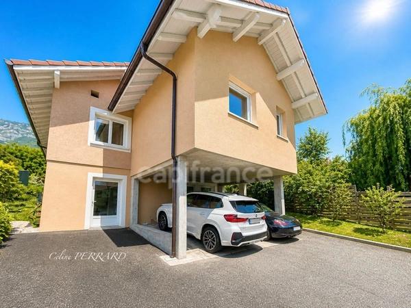 Maison : 8 pièces 230m² -SAINT CERGUES (74)- jardin, piscine, parkings 5 chambres et 42m² d'espace indépendant