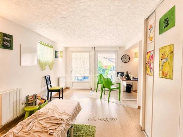 Maison : 8 pièces 230m² -SAINT CERGUES (74)- jardin, piscine, parkings 5 chambres et 42m² d'espace indépendant