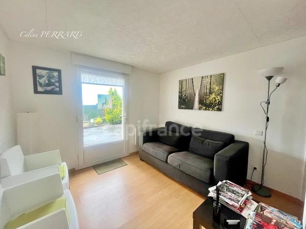 Maison : 8 pièces 230m² -SAINT CERGUES (74)- jardin, piscine, parkings 5 chambres et 42m² d'espace indépendant