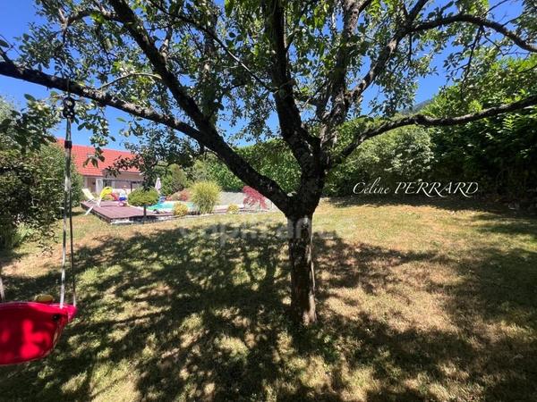 Maison : 8 pièces 230m² -SAINT CERGUES (74)- jardin, piscine, parkings 5 chambres et 42m² d'espace indépendant