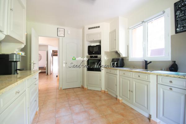 Maison
         7 pièces
        - 183 m² Bien prestige 740 000 € *