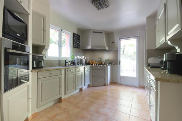 Maison
         7 pièces
        - 183 m² Bien prestige 740 000 € *