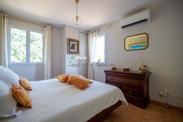 Maison
         7 pièces
        - 183 m² Bien prestige 740 000 € *
