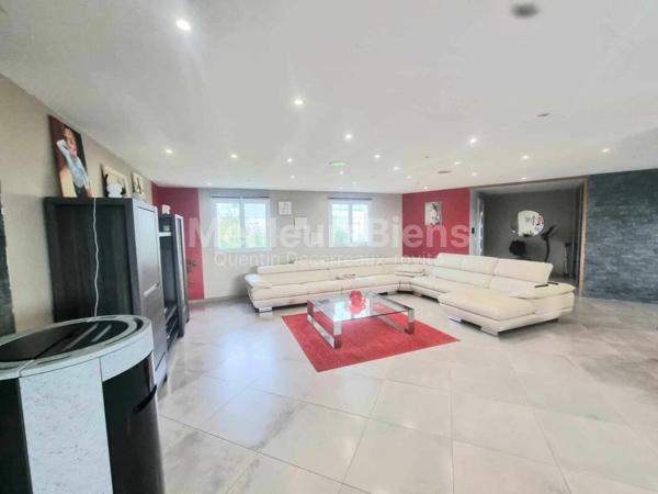 PAVILLON PLAIN PIED SUR SOUS SOL AVEC TERRAIN ET DEPENDANCE