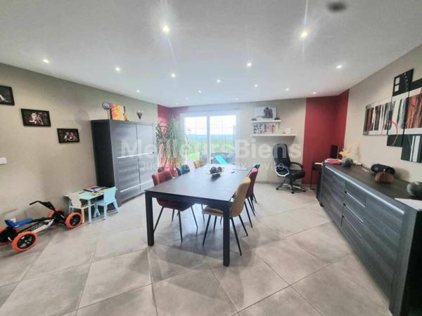 PAVILLON PLAIN PIED SUR SOUS SOL AVEC TERRAIN ET DEPENDANCE