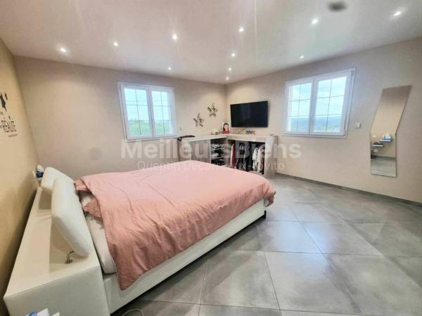 PAVILLON PLAIN PIED SUR SOUS SOL AVEC TERRAIN ET DEPENDANCE