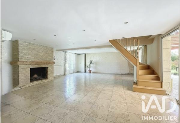 Maison à vendre 4 pièces 155 m² Roquevaire