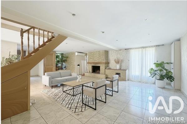 Maison à vendre 4 pièces 155 m² Roquevaire