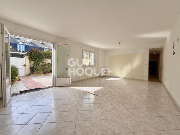 DEAUVILLE HYPER CENTRE, MAISON 7 PIECES AVEC COUR !