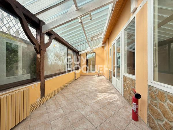 DEAUVILLE HYPER CENTRE, MAISON 7 PIECES AVEC COUR !