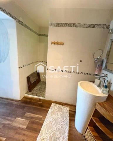 Superbe longère dans village proche d'Orthez