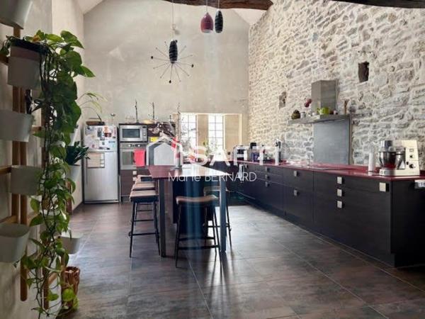 Superbe longère dans village proche d'Orthez