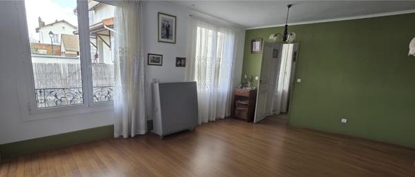 Maison de plain-pied à Nanterre, proche Rueil-Malmaison et futur Paris