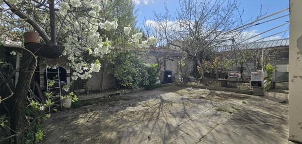 Maison de plain-pied à Nanterre, proche Rueil-Malmaison et futur Paris