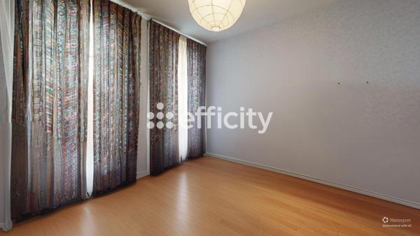 Appartement
         5 pièces
        - 140 m² Bien prestige 625 000 € *