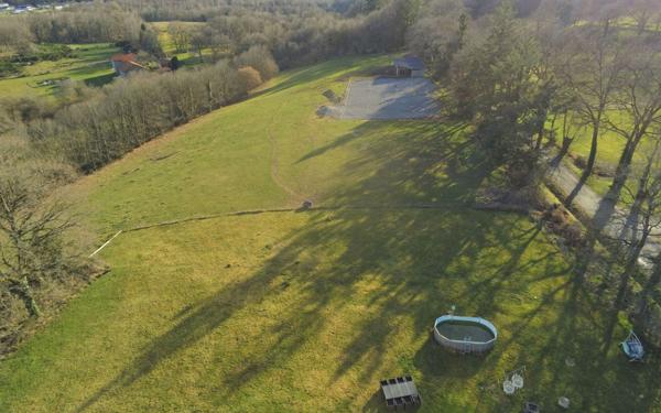 Maison à vendre    5 pièces •  Eyjeaux