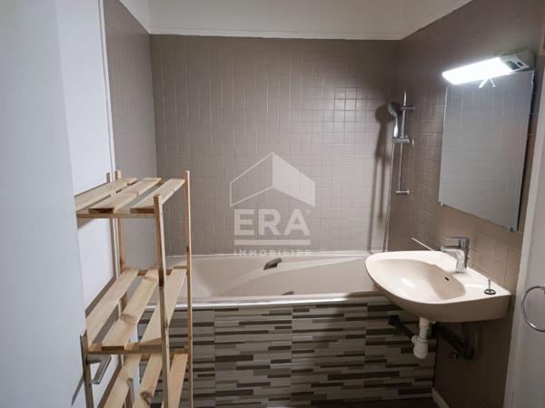 Studio rénové et meublé à vendre Marseille 10ème ? Secteur Timone ? Balcon ? Ascenseur