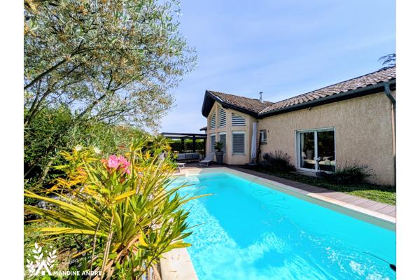 Maison
         4 pièces
        - 205 m² 489 000 € *